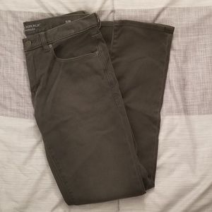 NWOT Grey Banana Republic Traveler Slim Jeans
